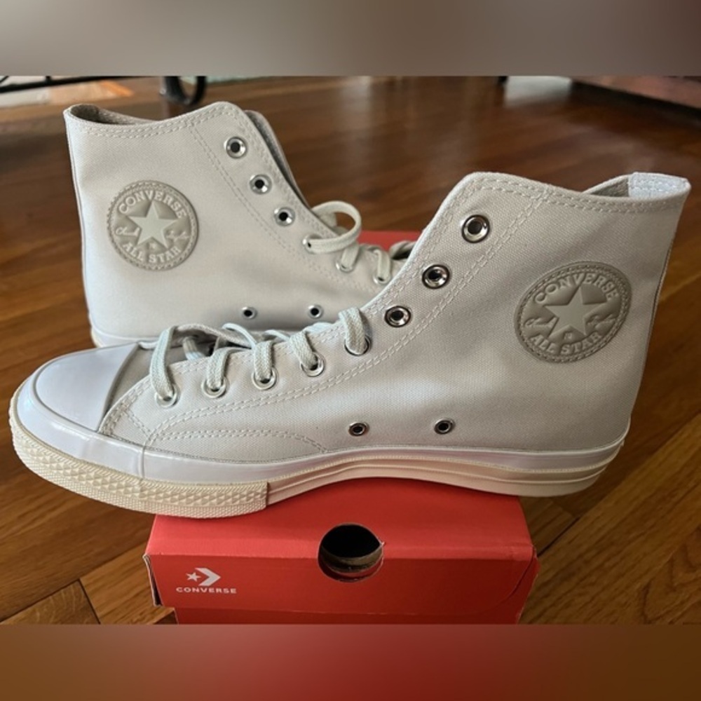 Men’s Converse Chuck Taylor All Star 70 High Top Sneakers - Size 9